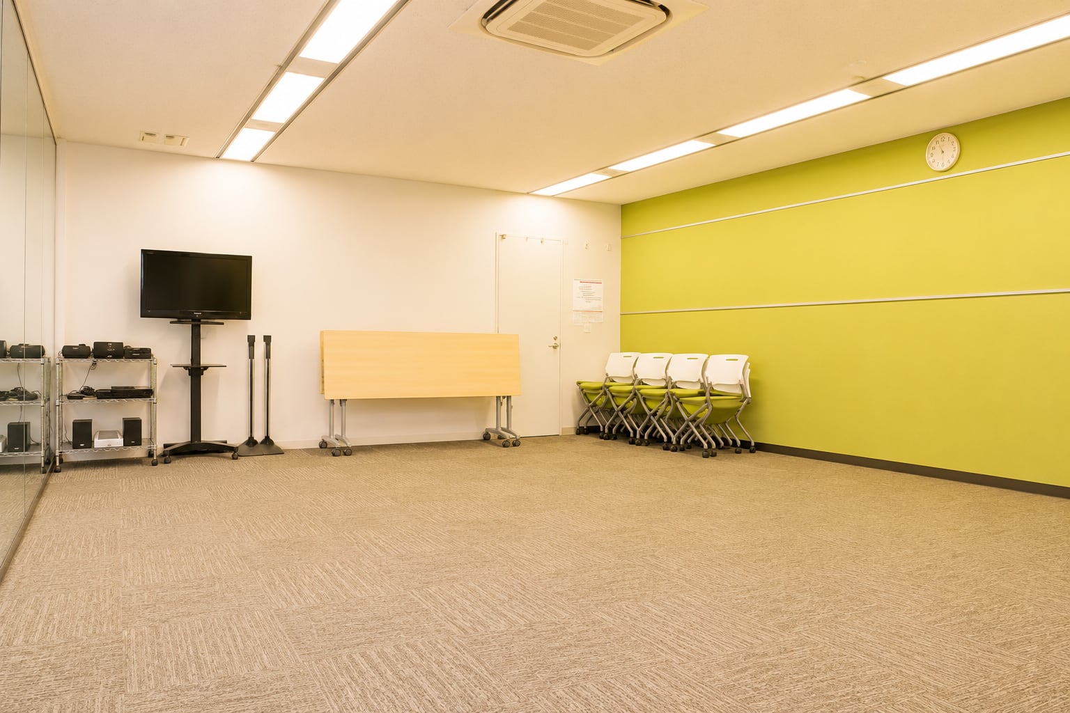 B8 Studio